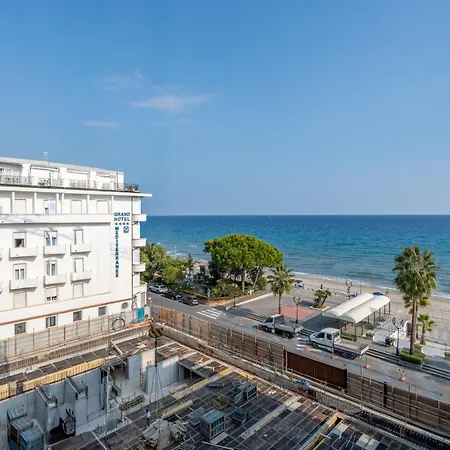 Wake Up To The Sea At - Stunning View From Every דירה אלסיו